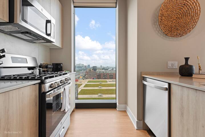 Prime West Loop 2BR Apts + Event Convenience gallery image 2