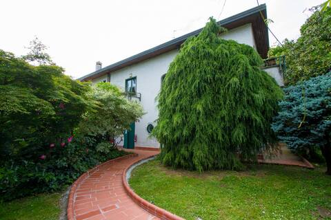 Casa su Lago Privato a stone's throw from Milan