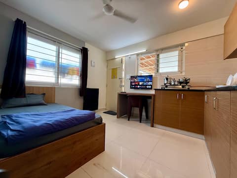 Stylish & Modern Rooftop Studio @Fortale Living