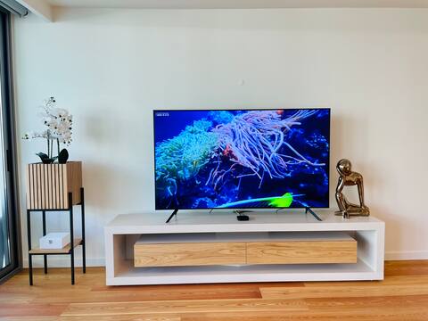 Top performing Airbnb: Bayline – SPA – Pool – GYM – Beachfront living in Armação De Pêra