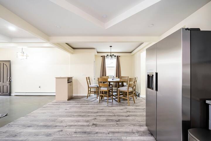 Prime Escape• Quick Access to JFK, LGA & Manhattan gallery image 3