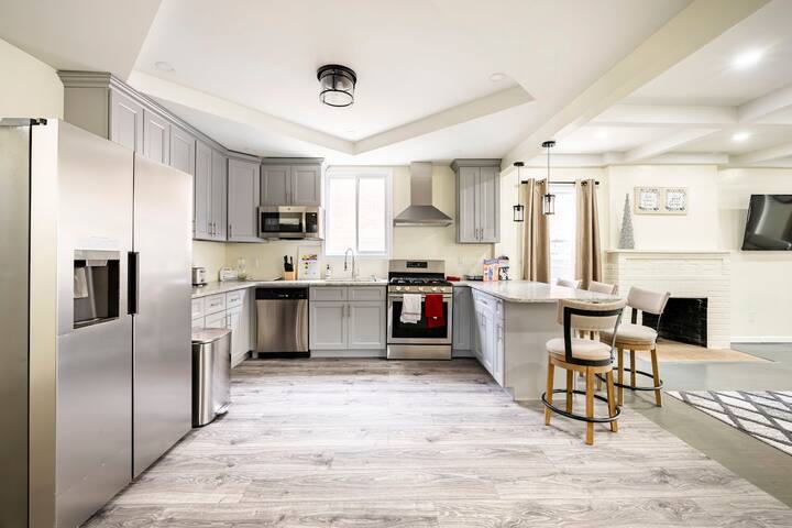 Prime Escape• Quick Access to JFK, LGA & Manhattan gallery image 4