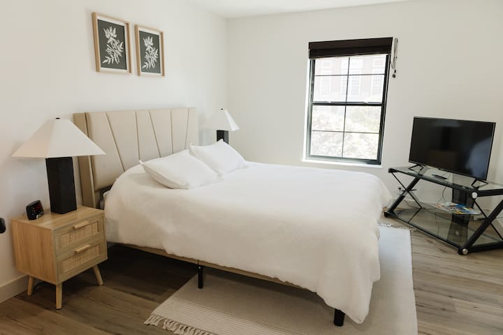 יחידה מס' 4: חדר שינה 6 עם מיטת קווין סייז