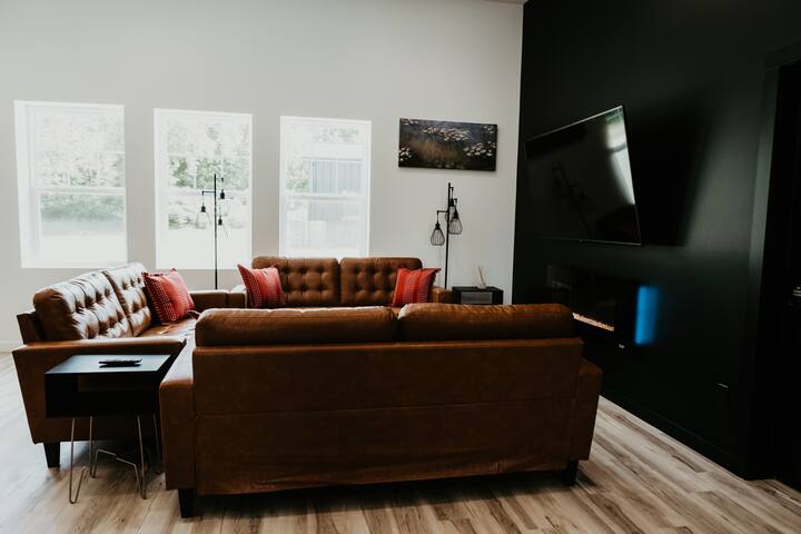 Black Steel Suites 2 gallery image 4