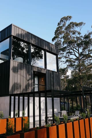 Boxwood V01A – 4BR w/ Cinema + Poolroom