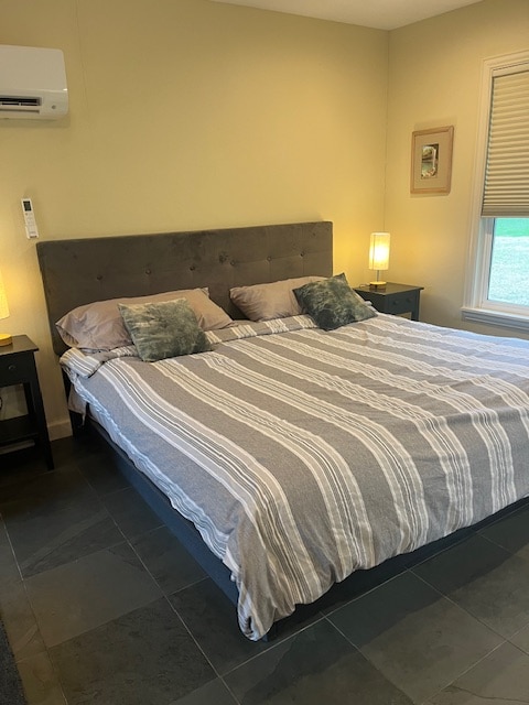 Close in, cozy guesthouse surrounded by nature!