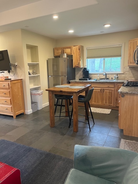 Close in, cozy guesthouse surrounded by nature!