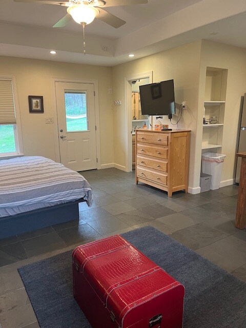 Close in, cozy guesthouse surrounded by nature!