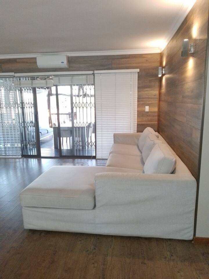 Vaal Three Bedroom River Facing Chalet - Sasolburg