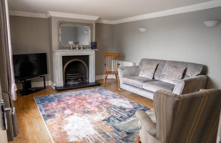 Wash Farmhouse, Hundon - Clare Castle