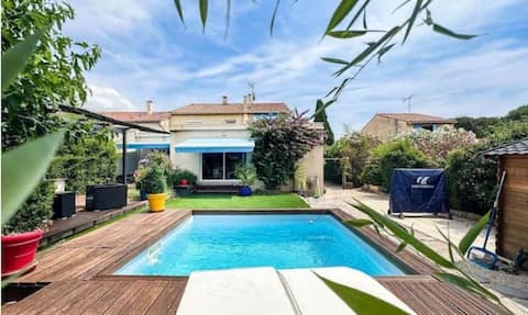 House with bright and quiet garden