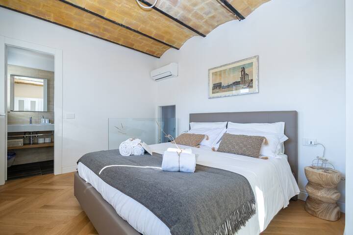 Centro storico Roma: attico con terrazza esclusiva gallery image 2