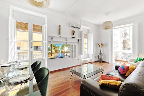 Airbnb con mejor rendimiento: 110m KKARA 3BR 2BA central Plaza Nueva view apartment en Alacant / Alicante