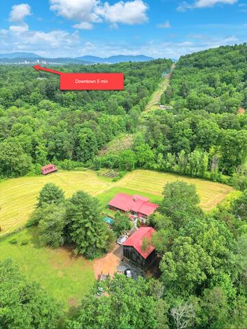 Loaded 25 p Private Estate on 5.2 acres gallery image 3