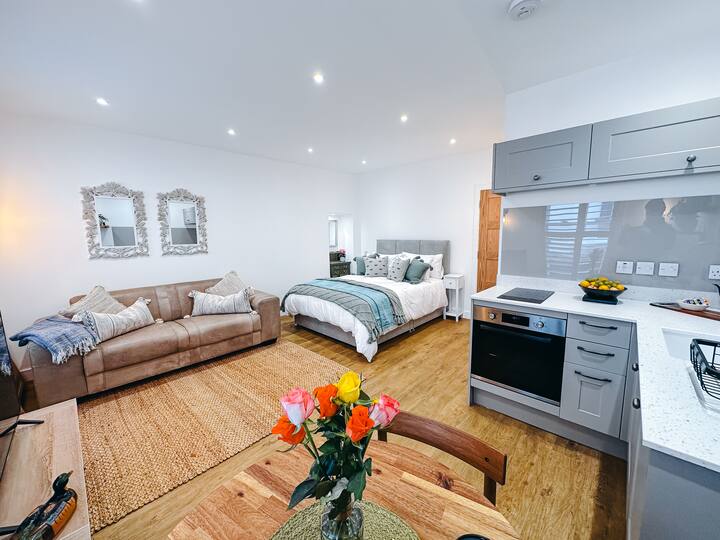 Ammil Bespoke - Porthmeor Beach