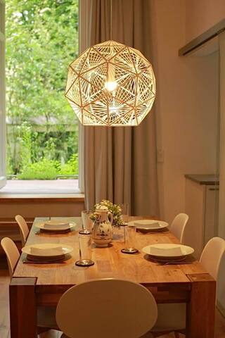 *Beautiful quiet 3 bedroom Flat * Inner-City! gallery image 3
