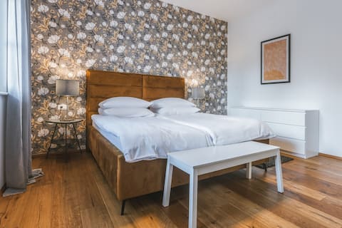 Vila Pavlovski: XL Lake&Castle View Suite (240m²)