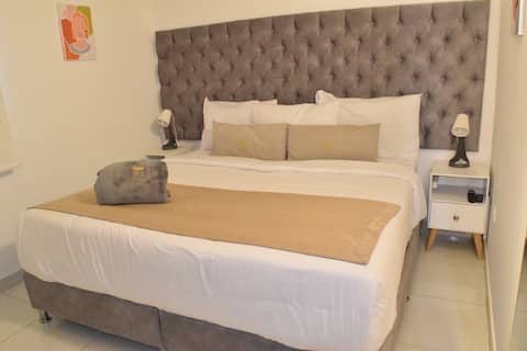 Successful Airbnb property: Executive 2-bedroom apartment 12 minutes from Monserrate in Rafael Uribe Uribe