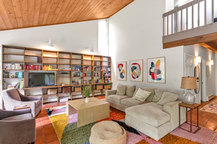 Charming Quiet Family Friendly Home Close To Town - Woodstock, NY