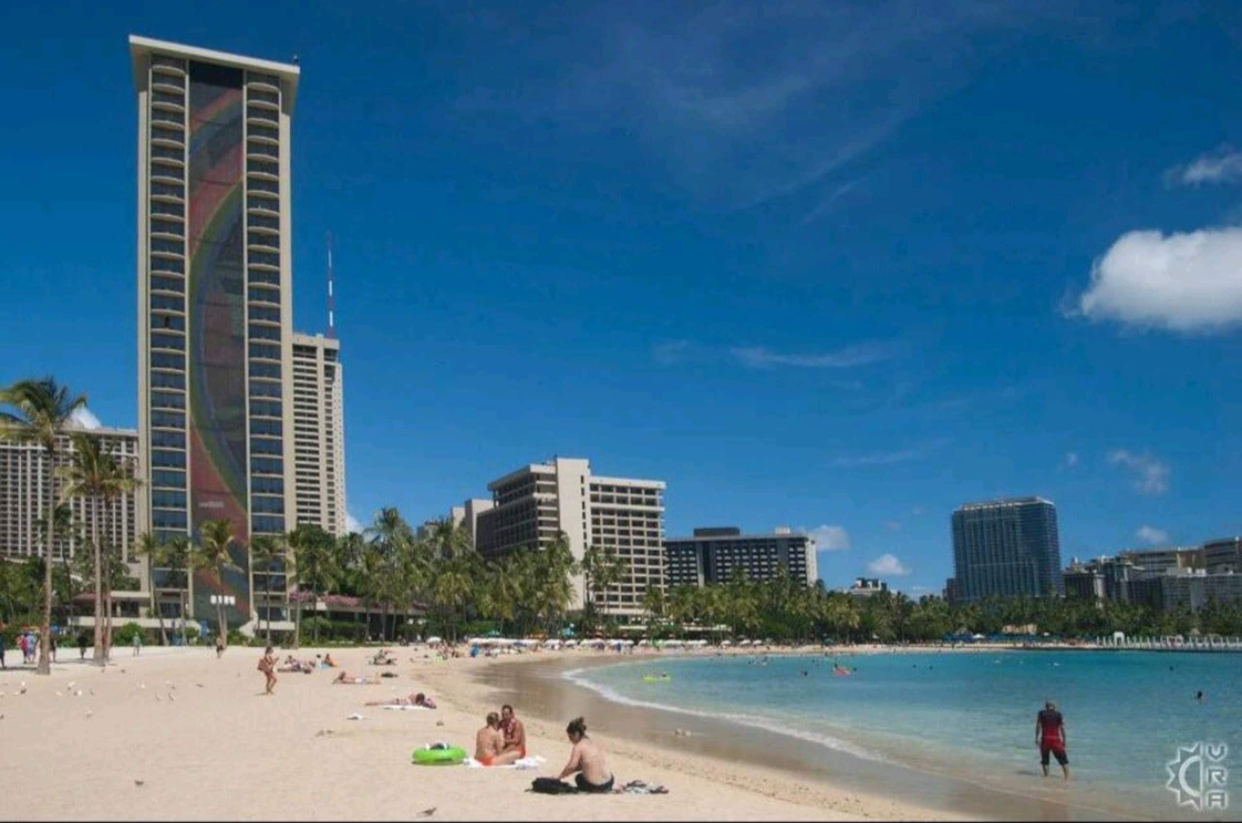 Condo in Honolulu · ★4.93 · Studio · 1 bed · 1 private bath - Image 30