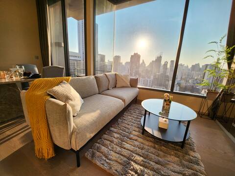 Luxury Apt w/ Amazing Skyline View, City Center
