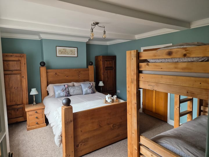 Schlafzimmer 1