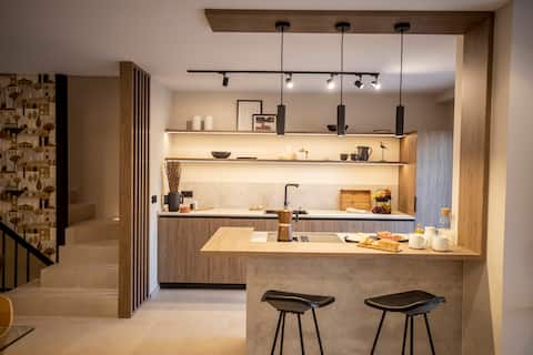 TWELVE SLOW HOME exclusivity 5 min from river and wall