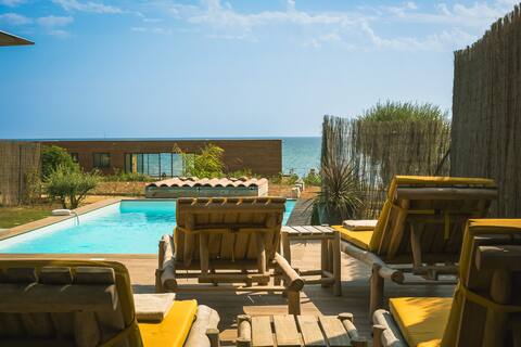 Private pool villa – waterfront