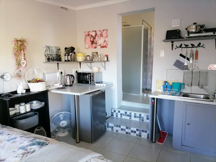 Cozy Couples Cottage - Stunning Mountain Views - Clarens