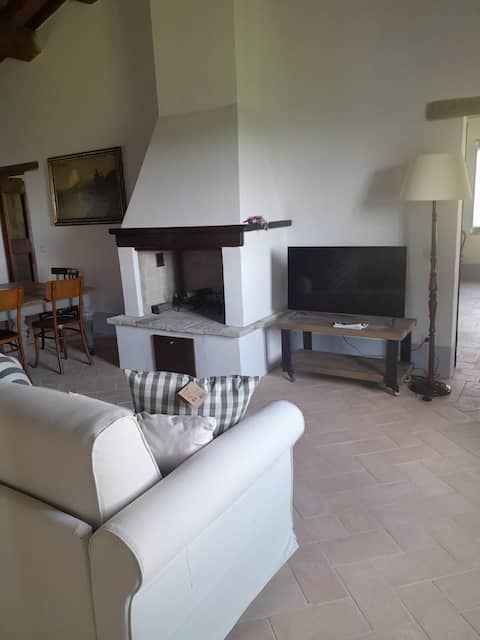 Top Airbnb: Family Apartment, ideal for 4 people a Todi