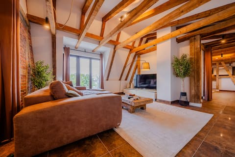 Popular Airbnb listing: L&C | Designer penthouse | Luxury 140 m² | 2 bathrooms in Magdeburg