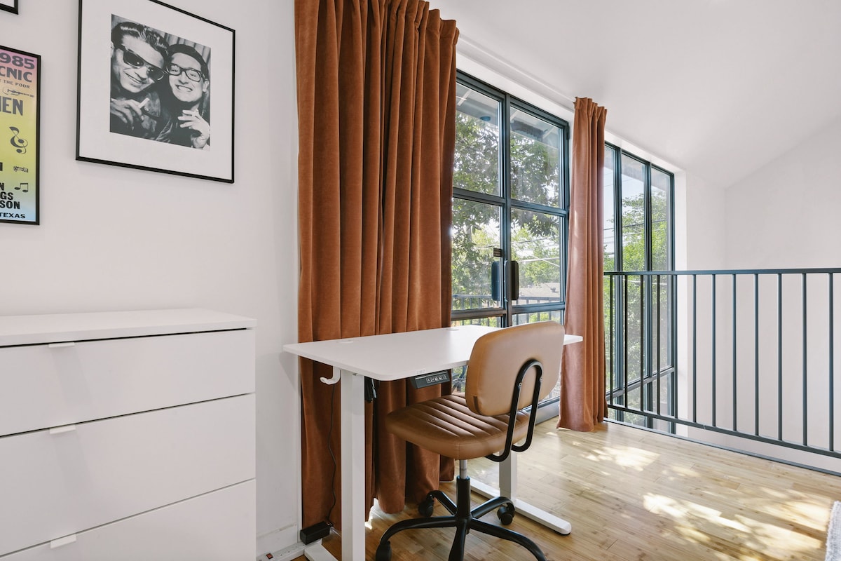 Stylish 1BR Casita w/King Bed + Cowboy Pool