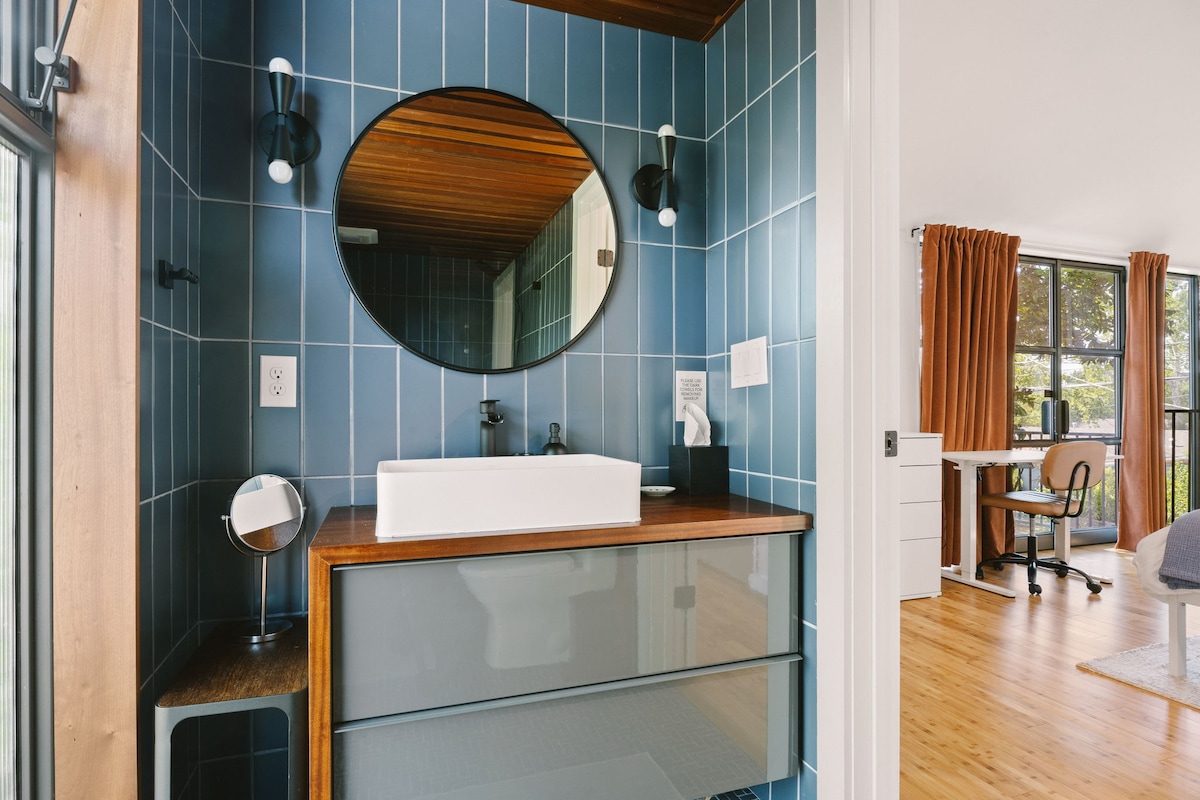 Stylish 1BR Casita w/King Bed + Cowboy Pool