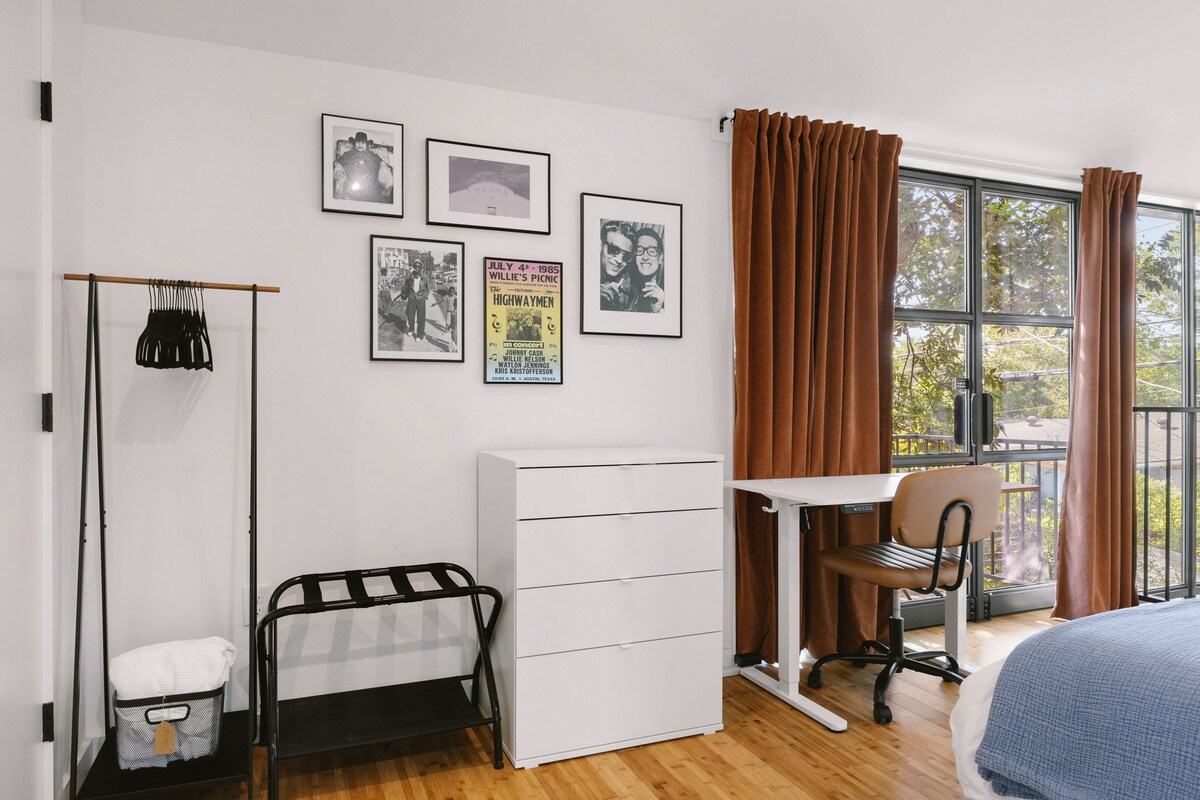 Stylish 1BR Casita w/King Bed + Cowboy Pool