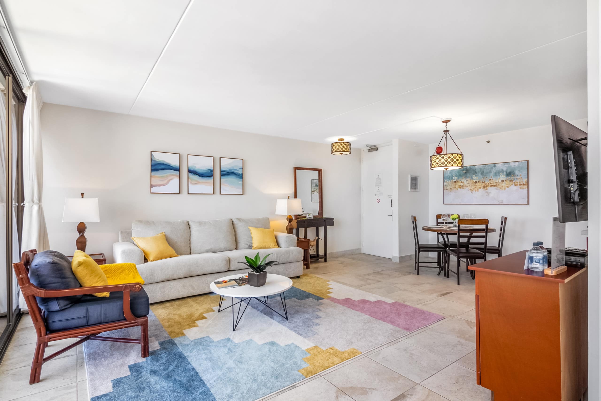 Condo in Honolulu · ★5.0 · 1 bedroom · 2 beds · 1 private bath - Image 10