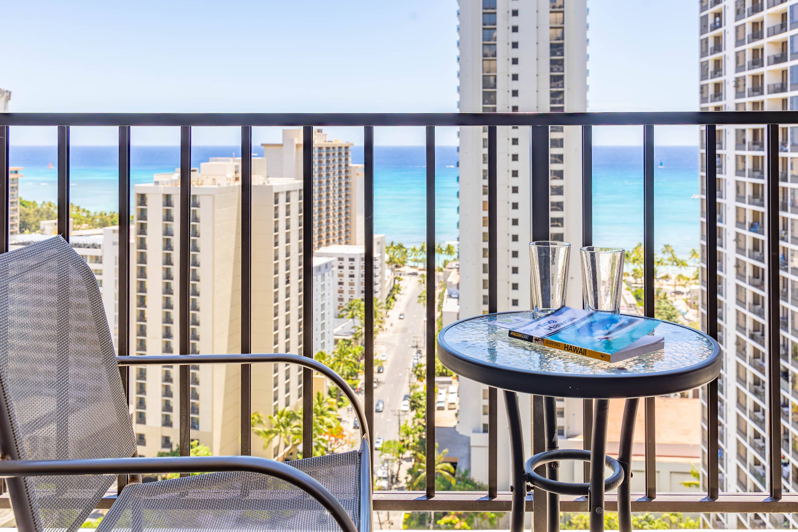 Condo in Honolulu · ★5.0 · 1 bedroom · 2 beds · 1 private bath - Image 1