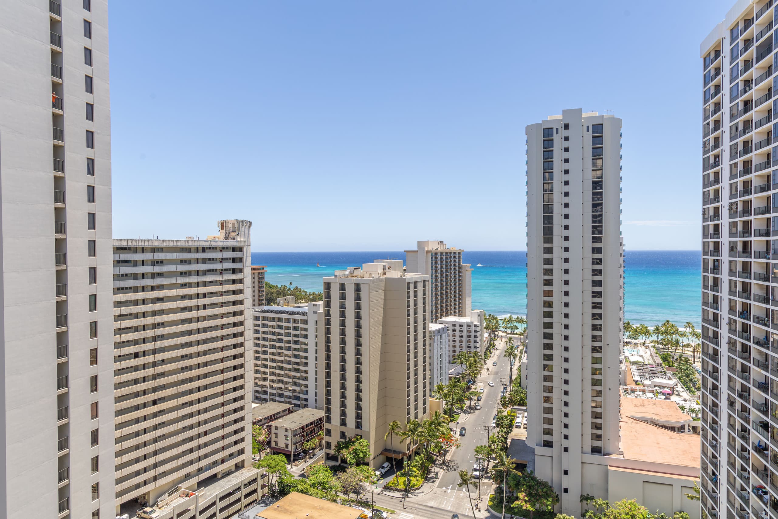 Condo in Honolulu · ★5.0 · 1 bedroom · 2 beds · 1 private bath - Image 42