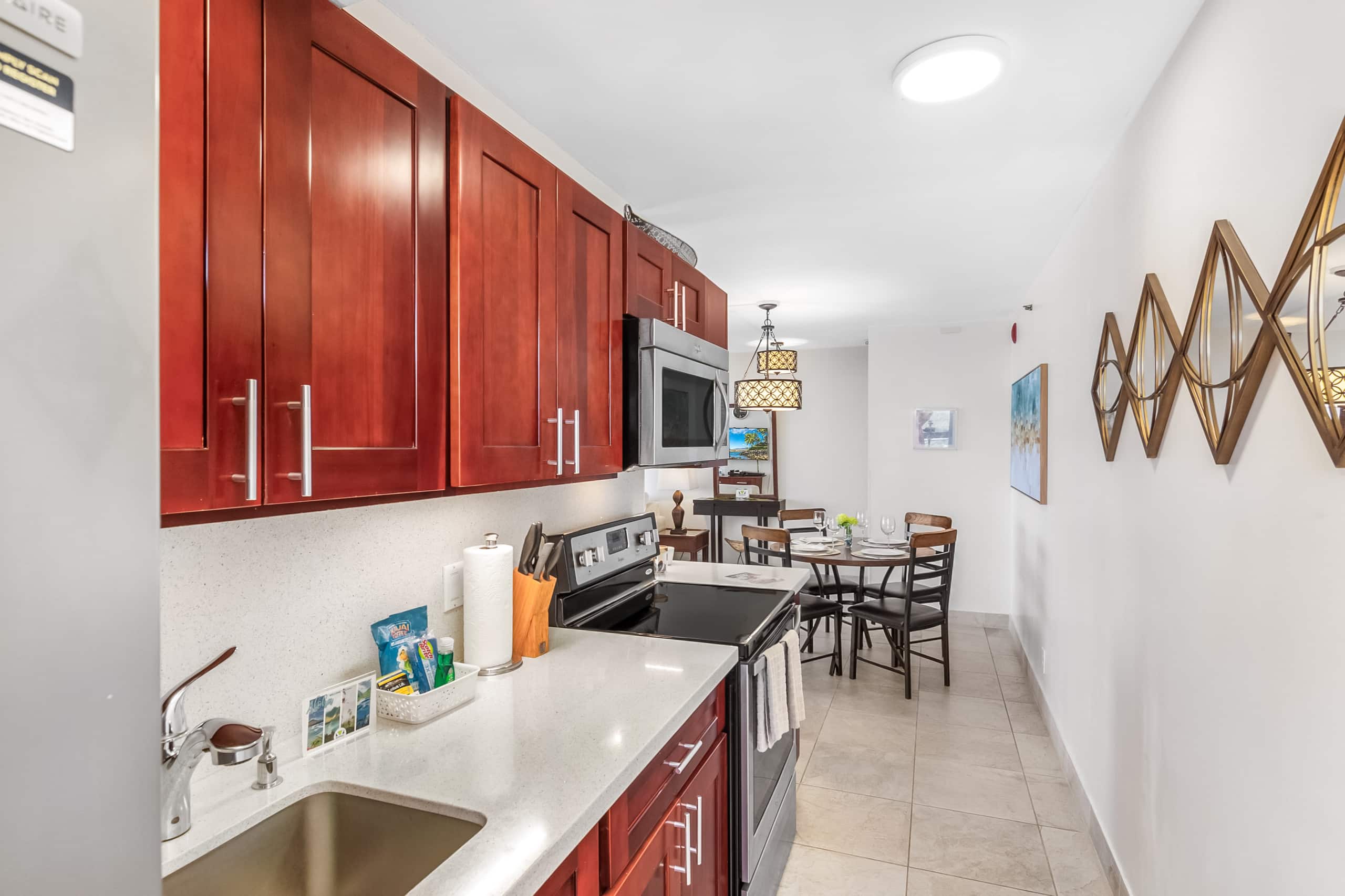 Condo in Honolulu · ★5.0 · 1 bedroom · 2 beds · 1 private bath - Image 19