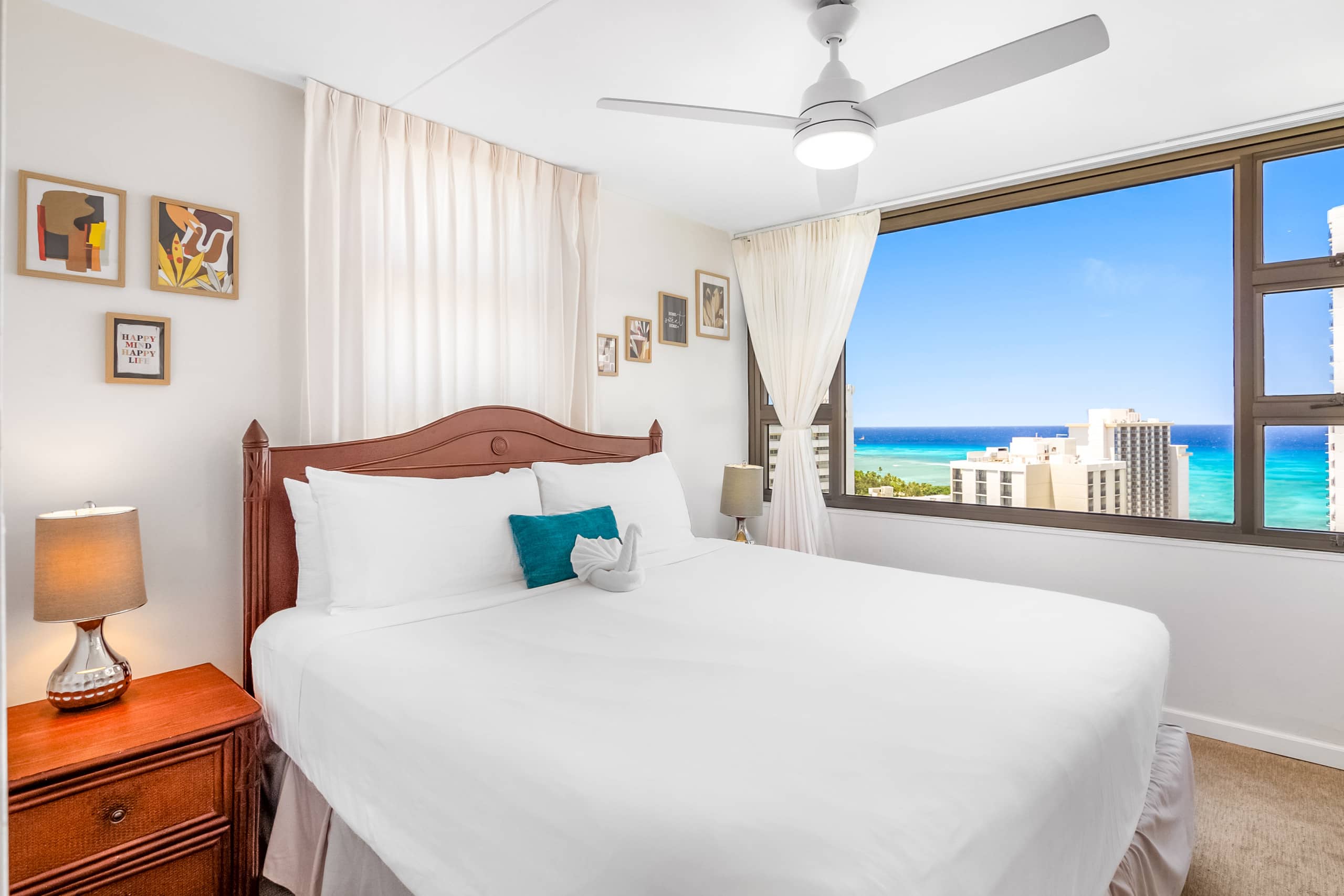 Condo in Honolulu · ★5.0 · 1 bedroom · 2 beds · 1 private bath - Image 2