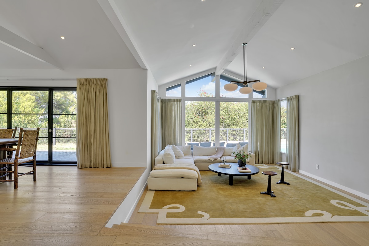 Popular Airbnb listing: Topanga Oasis: Luxury Living, Heated pool, BBQ in Topanga