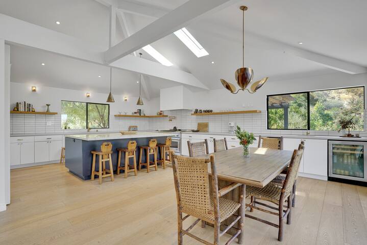 Topanga Oasis: Luxury Living, Heated pool, BBQ gallery image 2