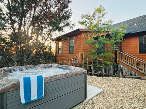 Lakeview Livin' Cozy Cabin