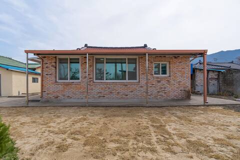 [Gambal] Daecheon Boryeong Choncang: Barbecue, Agungi Fire Pit, Grandma Costume Equipped, Relaxation