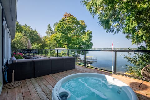 Big Rideau cottage with hot tub