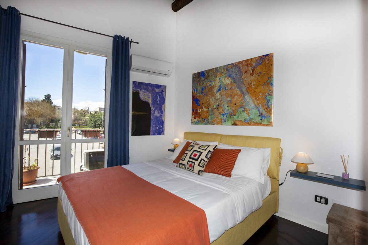 со балкон на плоштадот Спасимо