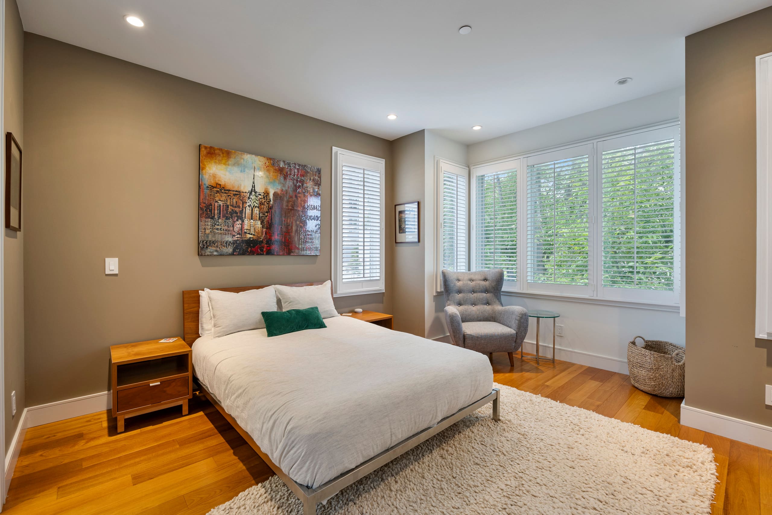Condo in San Francisco · ★4.99 · 2 bedrooms · 2 beds · 2.5 baths - Image 13