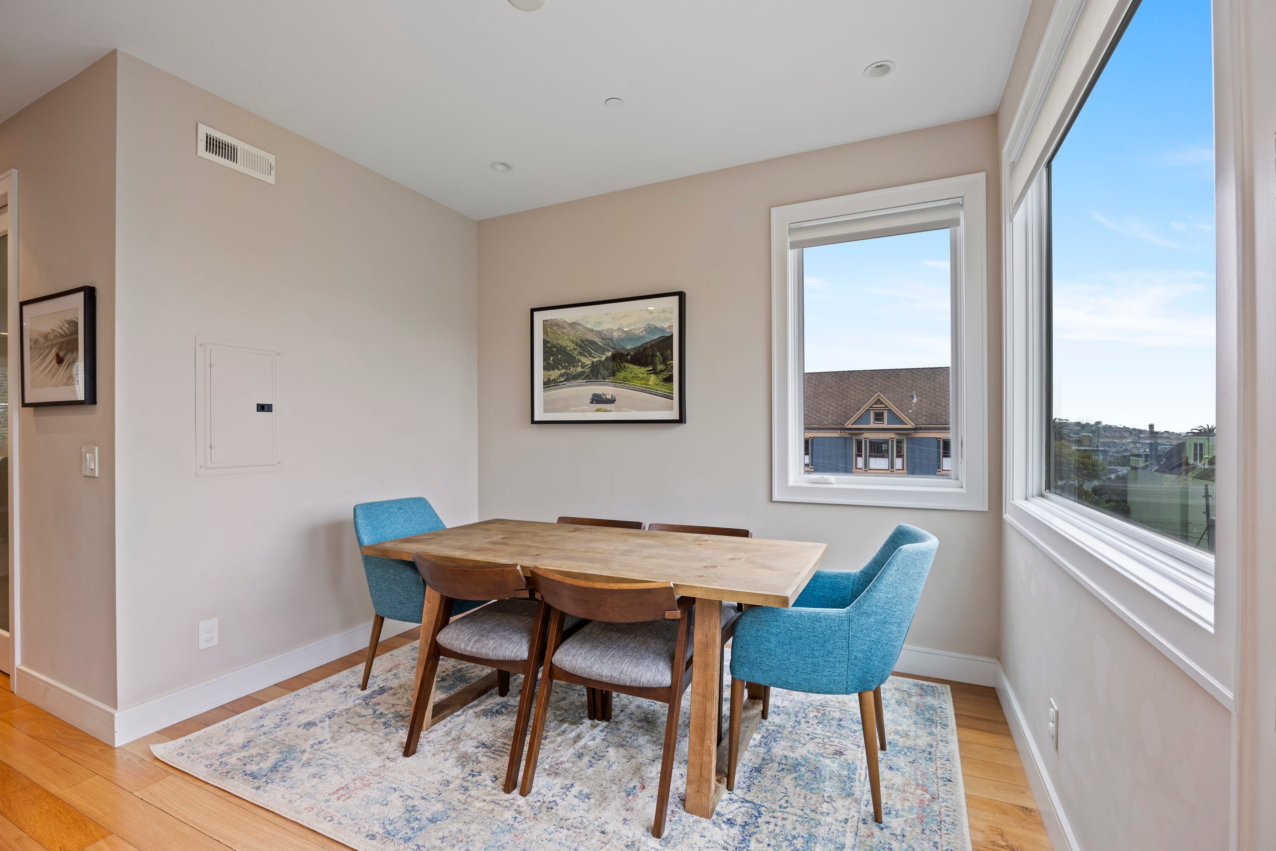 Condo in San Francisco · ★4.99 · 2 bedrooms · 2 beds · 2.5 baths - Image 11