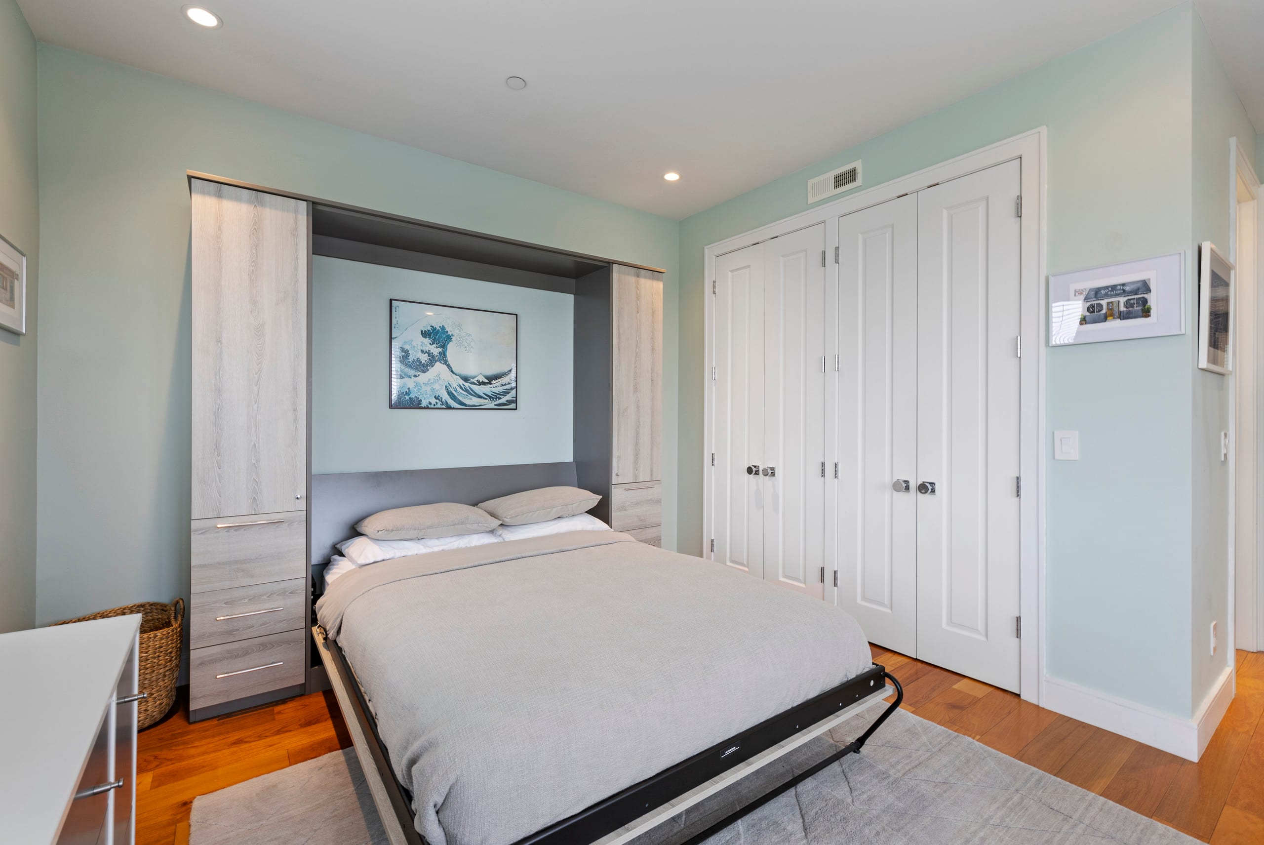 Condo in San Francisco · ★4.99 · 2 bedrooms · 2 beds · 2.5 baths - Image 21