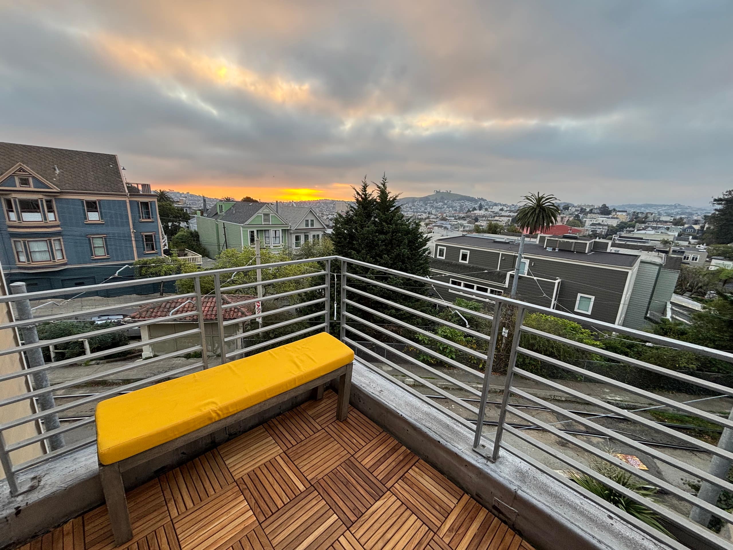 Condo in San Francisco · ★4.99 · 2 bedrooms · 2 beds · 2.5 baths - Image 39