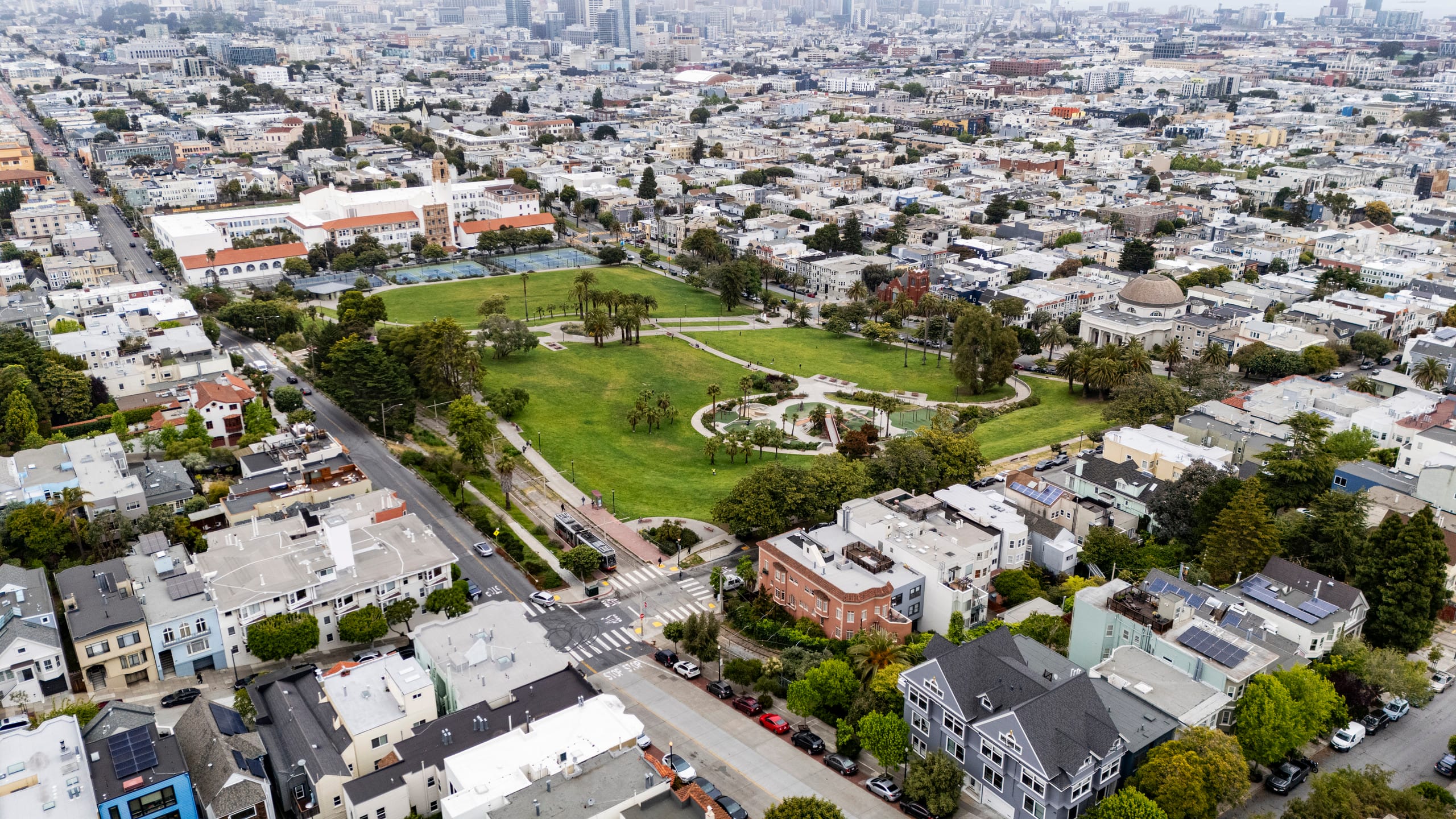 Condo in San Francisco · ★4.99 · 2 bedrooms · 2 beds · 2.5 baths - Image 54